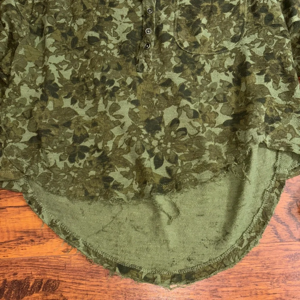 Pilcro Anthropologie Green Floral Puff Sleeve Top Women’s Camo Button-up Blouse - Picture 6 of 11